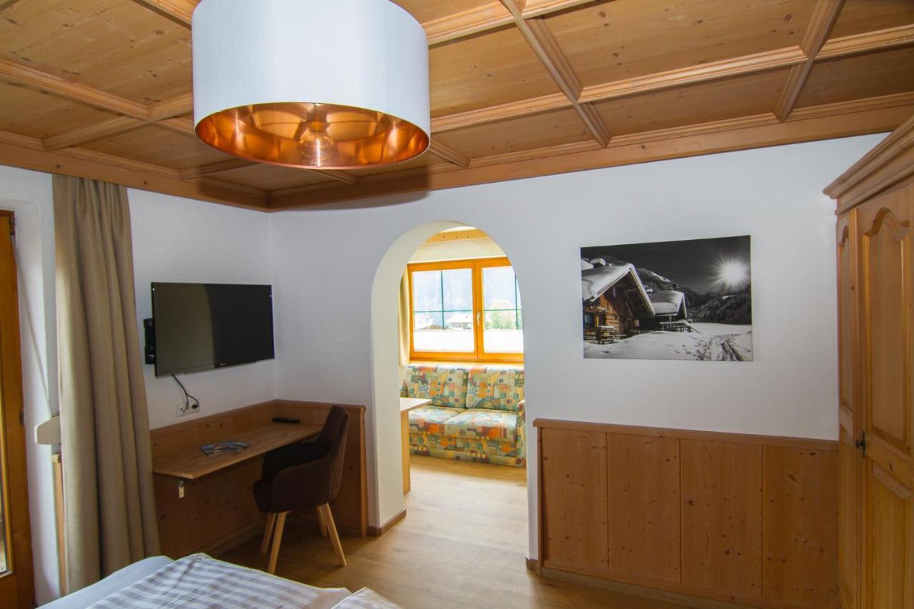 Haus Am Sonnenhang Finkenberg Exteriör bild