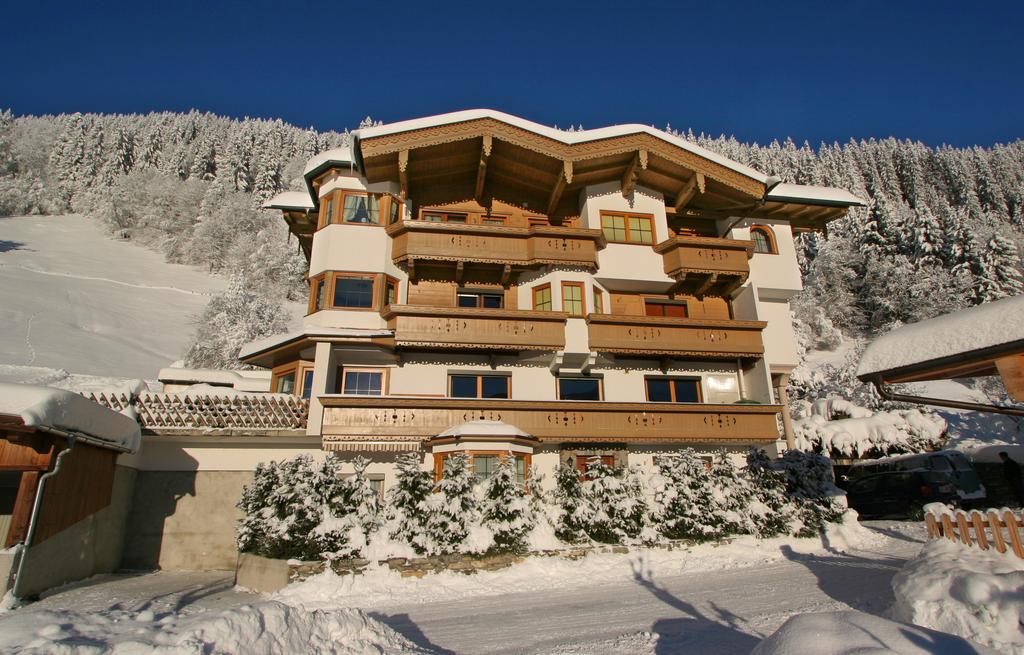 Haus Am Sonnenhang Finkenberg Rum bild