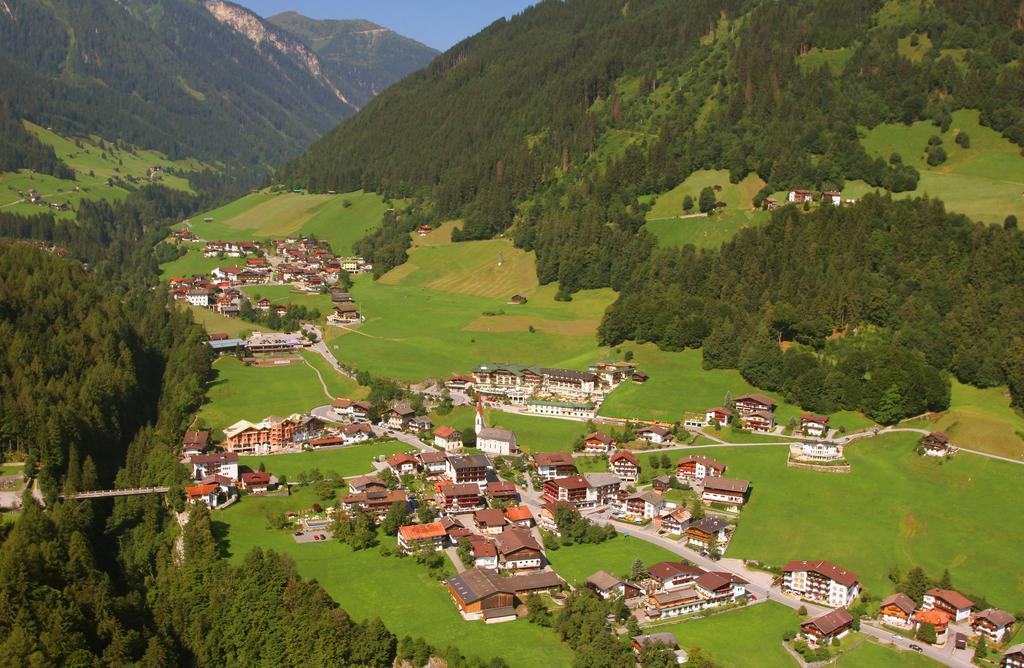 Haus Am Sonnenhang Finkenberg Exteriör bild