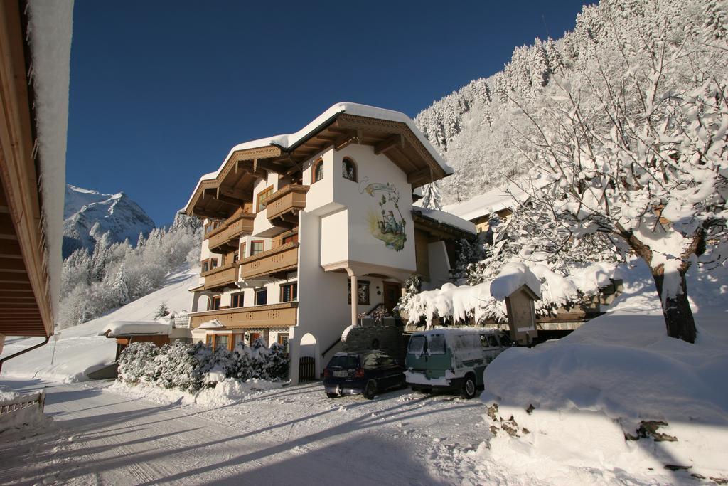Haus Am Sonnenhang Finkenberg Exteriör bild