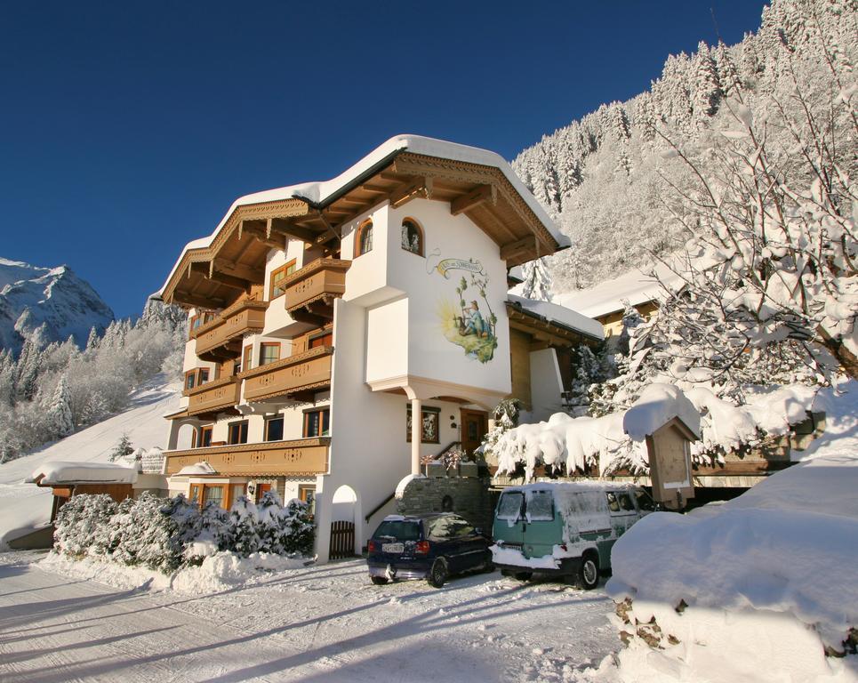 Haus Am Sonnenhang Finkenberg Exteriör bild